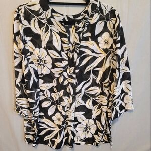 Jones Wear black and white Blouse size 16